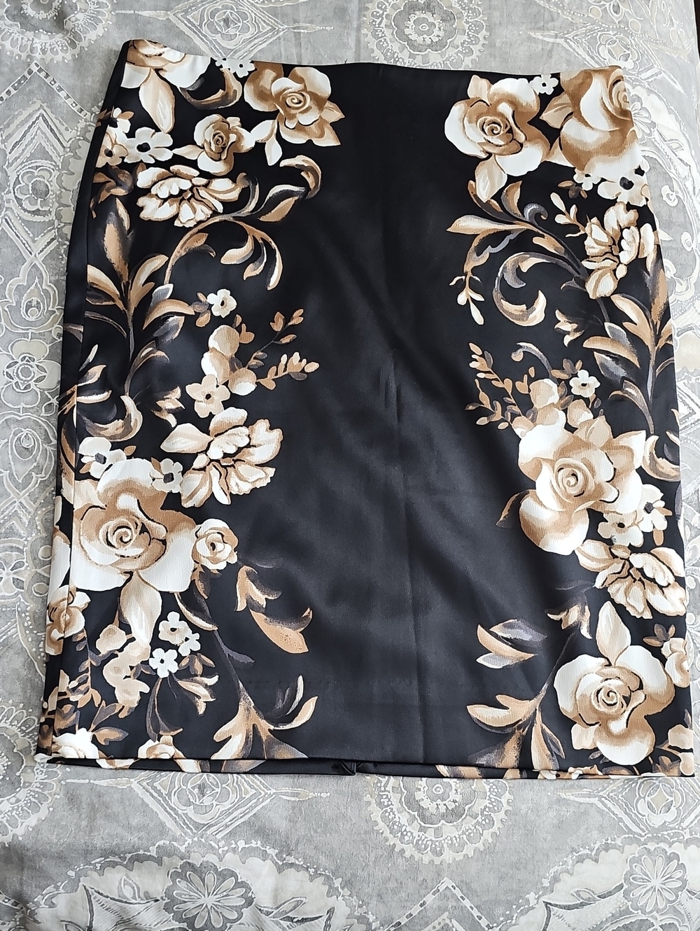 NWT White House Black Market Black Pencil Skirt with Beige Floral Print